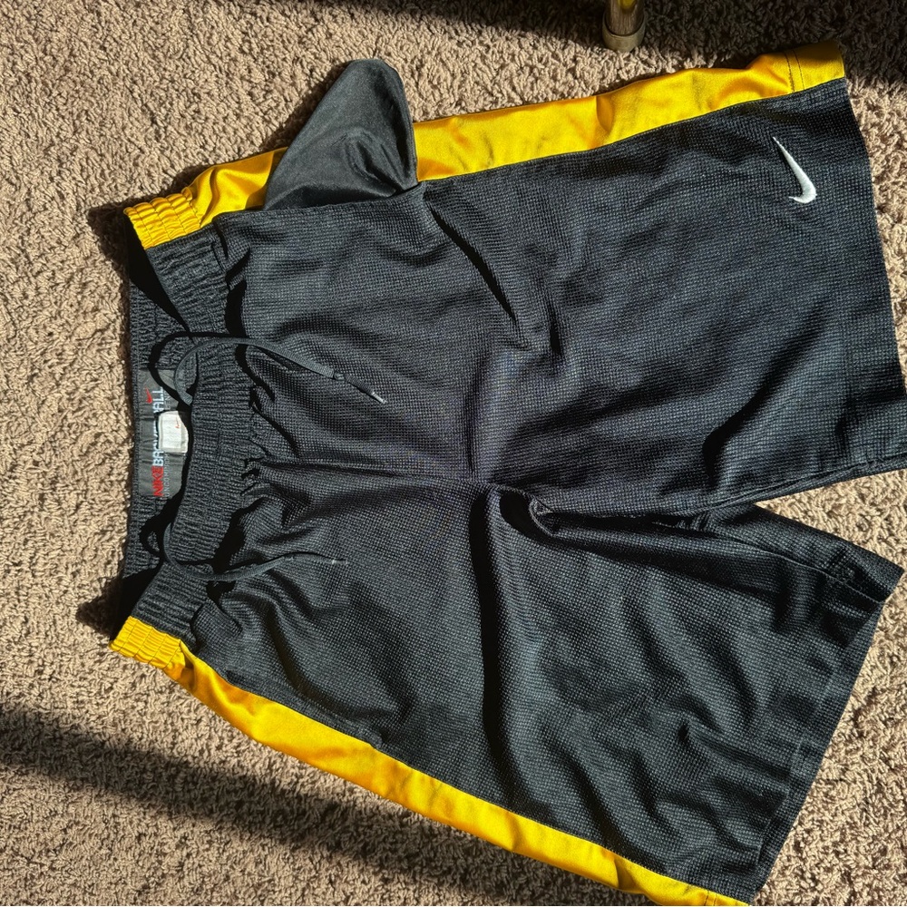 Nike Men's Black and Yellow Athletic Shorts